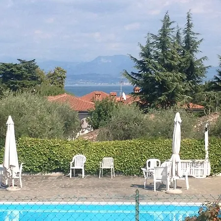 Un Nido Sul Lago Di Garda