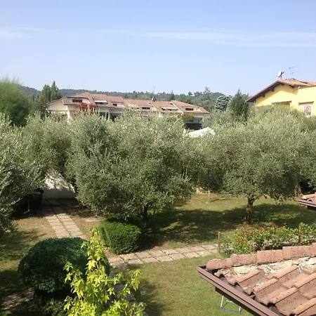 Un Nido Sul Lago Di Garda