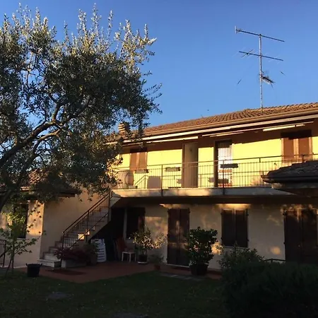 Un Nido Sul Lago Di Garda Apartamento *