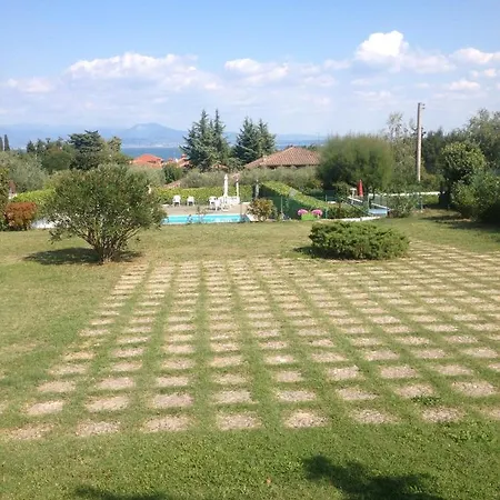Un Nido Sul Lago Di Garda